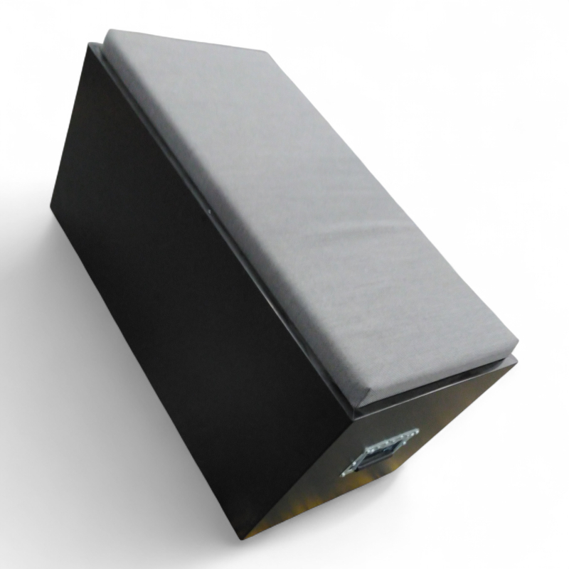 Stage box medium med pute Sort