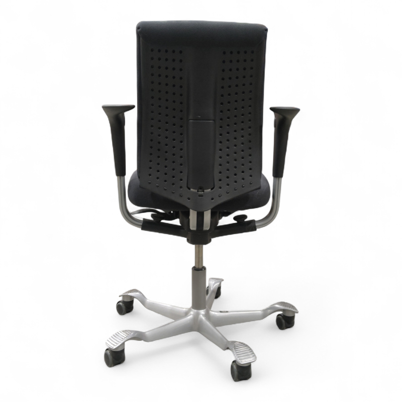 H05 5300 swingbackarmlene Mørkt