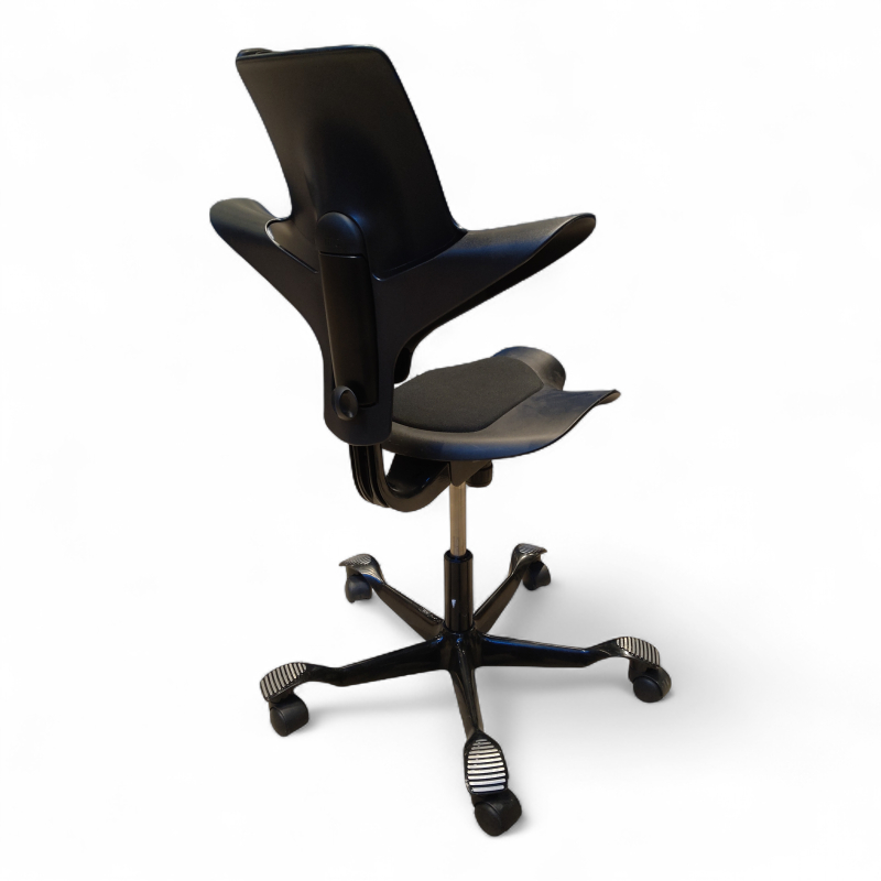 Capisco puls 8010, lav Sort plast,