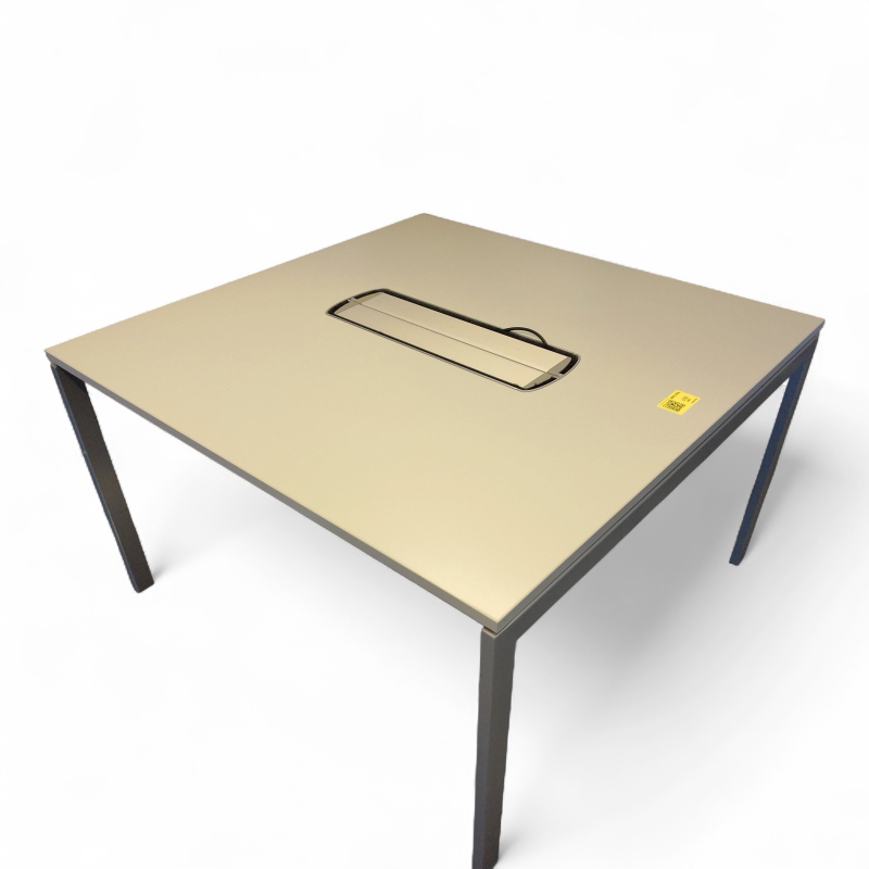 Nexus 120x120cm Lys grå laminat,