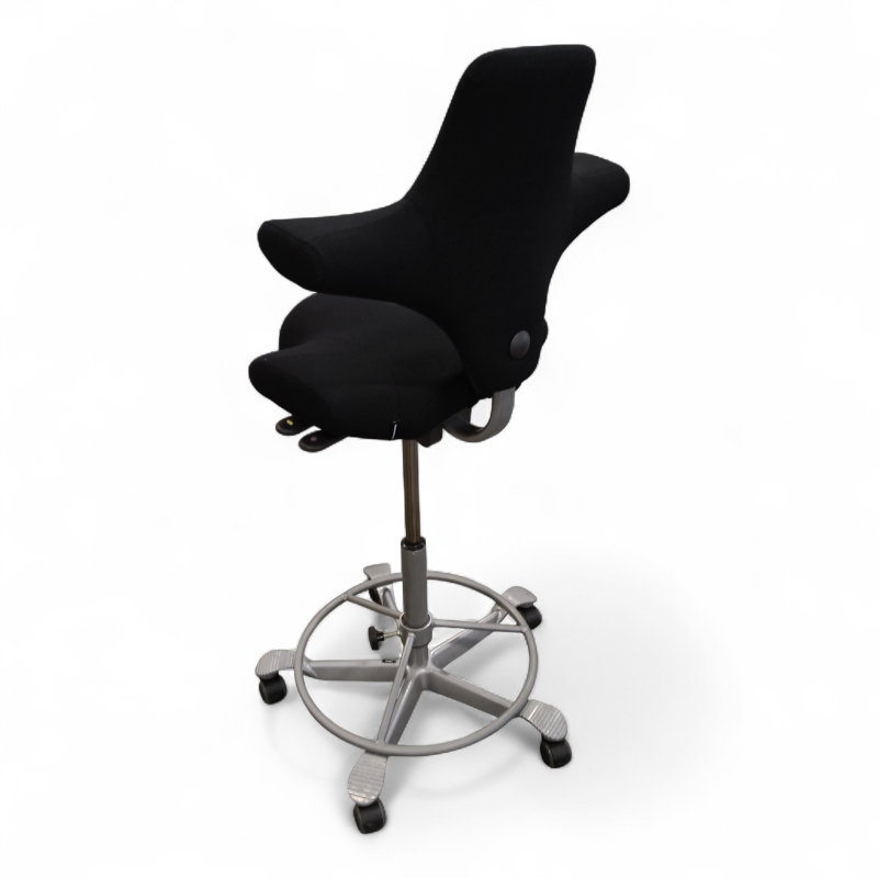 Capisco 8106 høy, fotring Sort