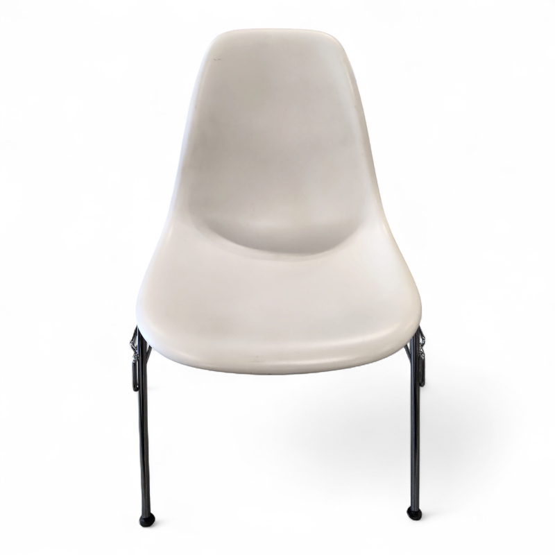Eames Plastic Side Chair DSS Hvit