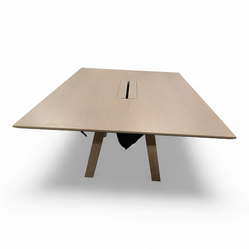 Factor møtebord 150x120cm