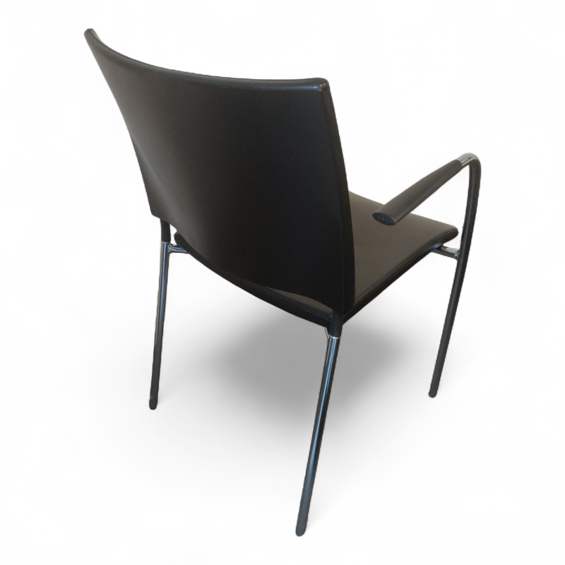 Spira armchair 4 legs Sort skinn,