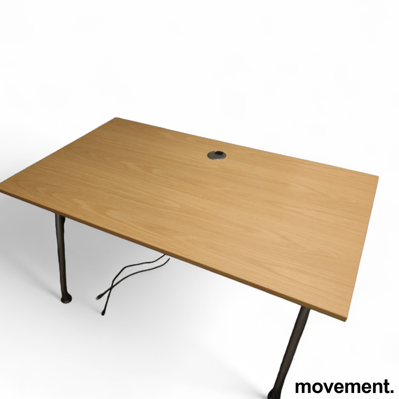 Skrivebord 140x80cm Eik finer, ben - 2 / 2