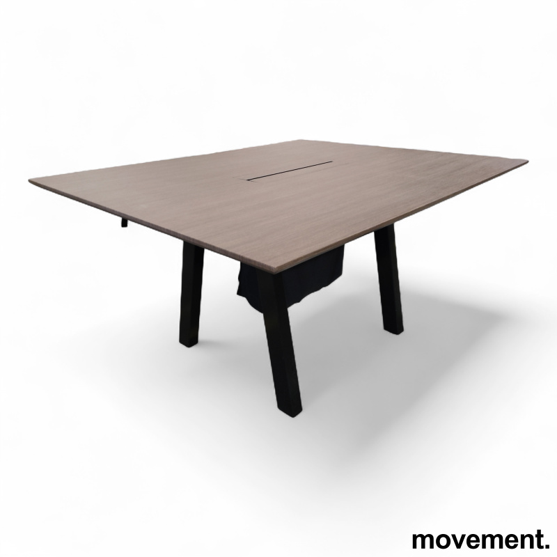 Factor møtebord 150x120cm Mørk brun - 1 / 2