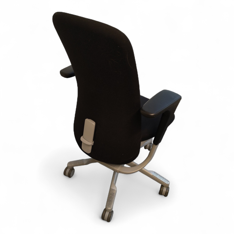 Sofi 7300, slideback armlene Sort