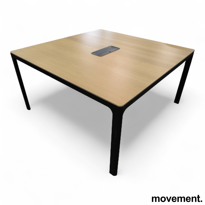 Bekant møtebord 140x140cm Eik - 1 / 2