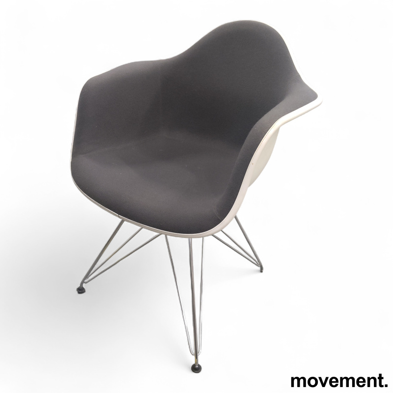 Eames Plastic Armchair DAR polstret - 1 / 4