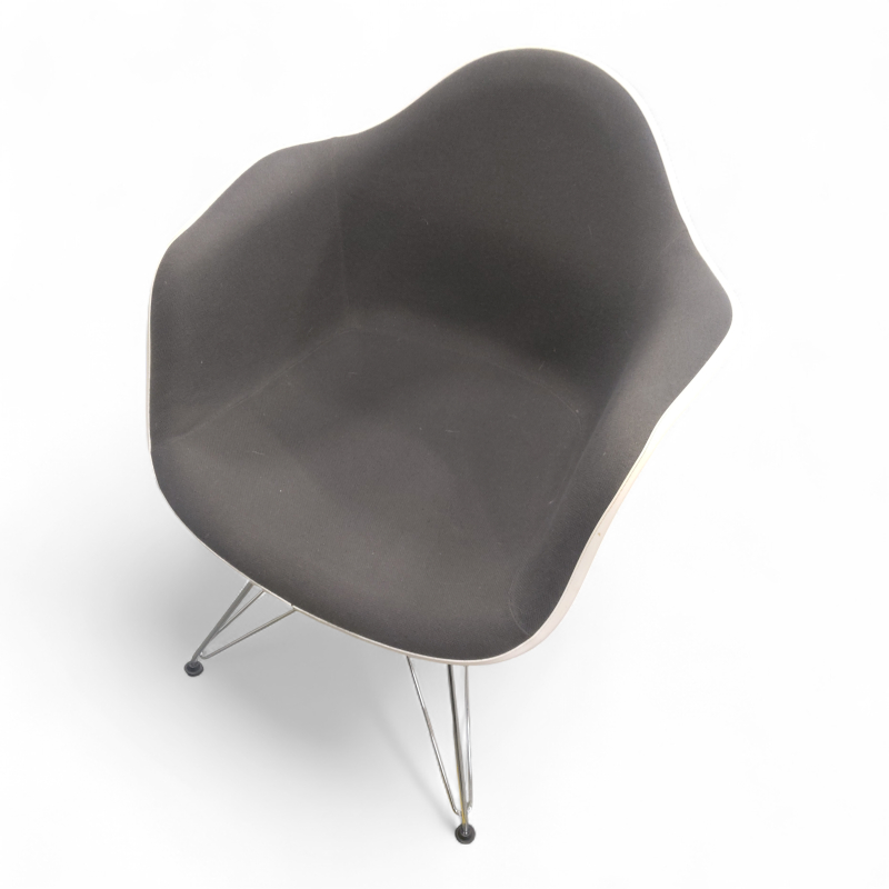 Eames Plastic Armchair DAR polstret