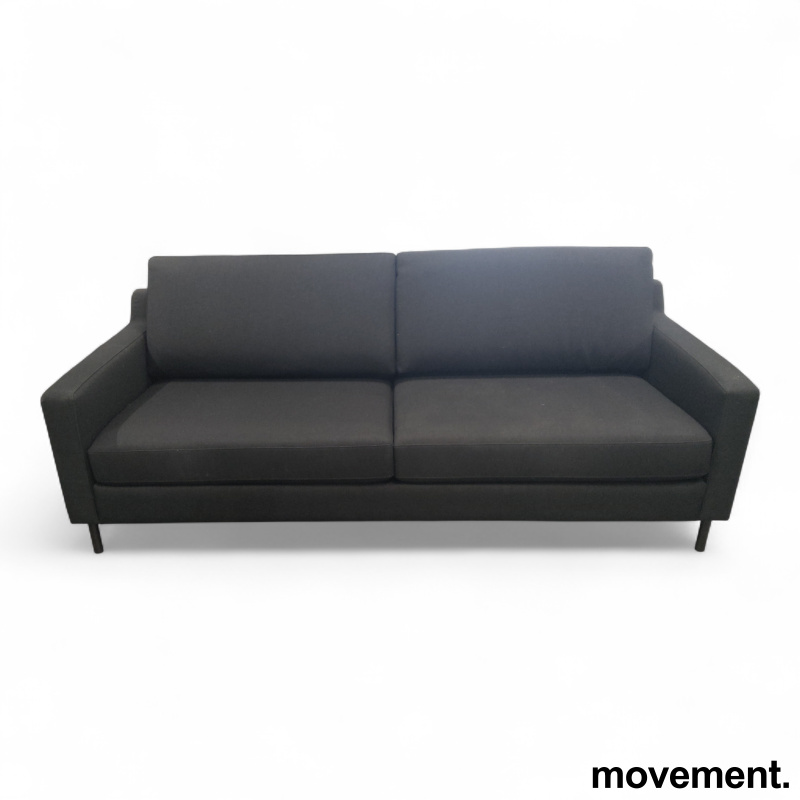2-seter sofa Sort stoff, ben i - 1 / 3