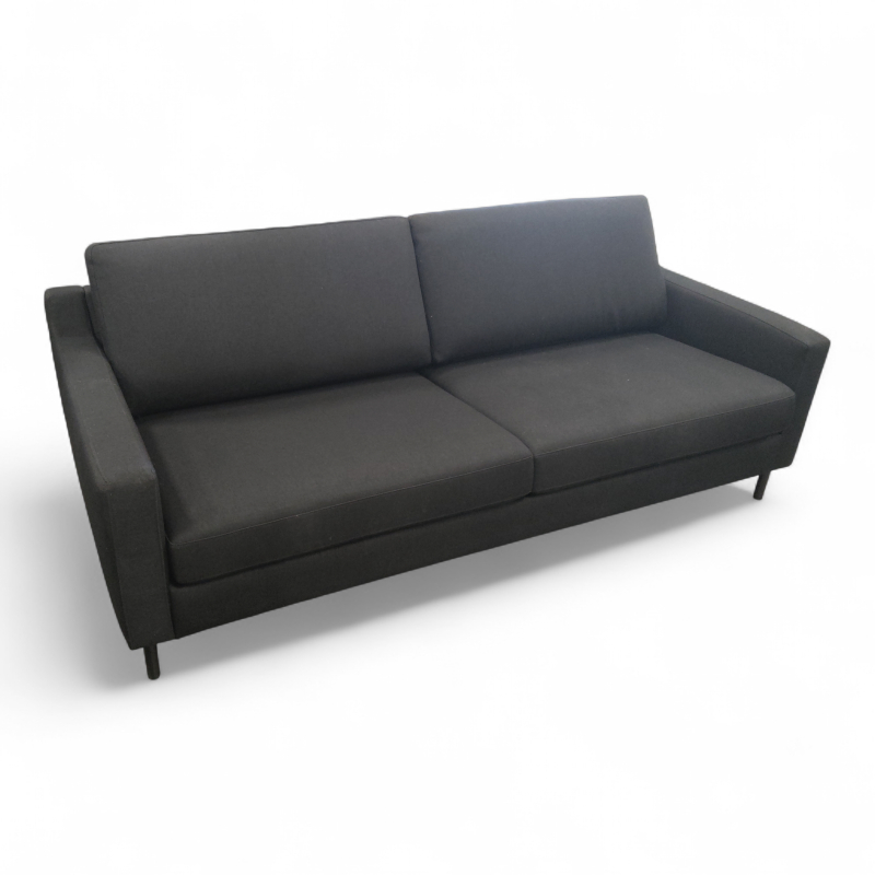 2-seter sofa Sort stoff, ben i