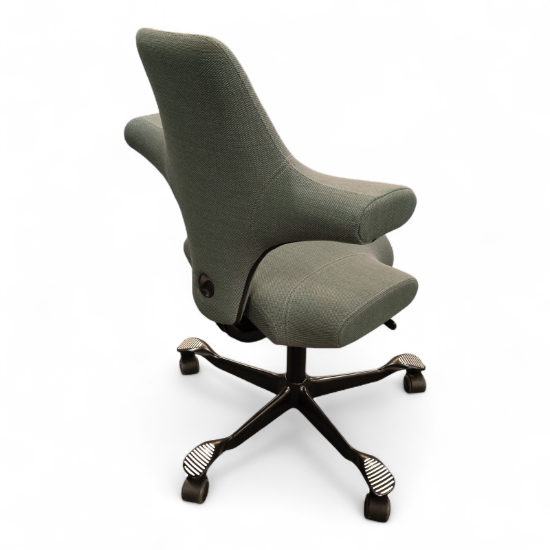 Capisco 8106 standard høyde Mørkt