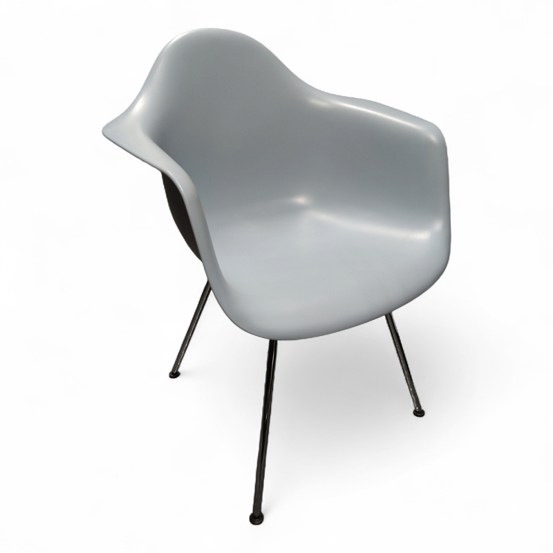 Eames Plastic Armchair DAX Lys