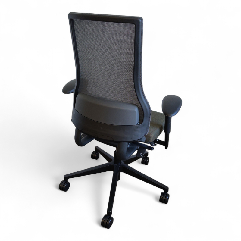 Axia 2.5 Grå mesh, sete i brunt