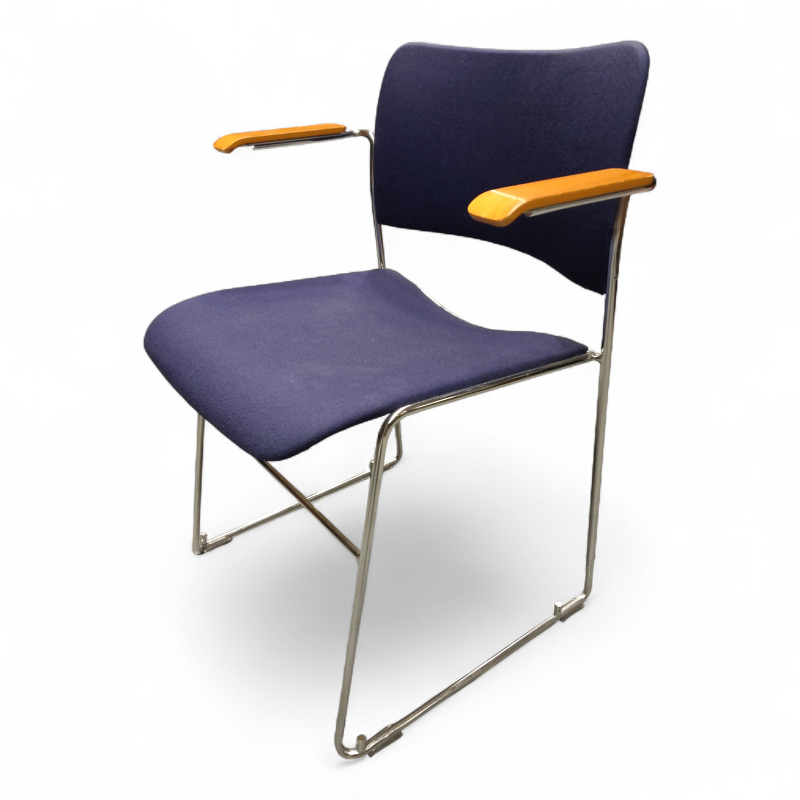 40/4 armchair, fullpolstret Mørk