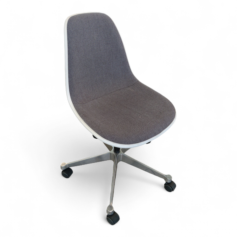 Eames Plastic Side Chair, PSCC med