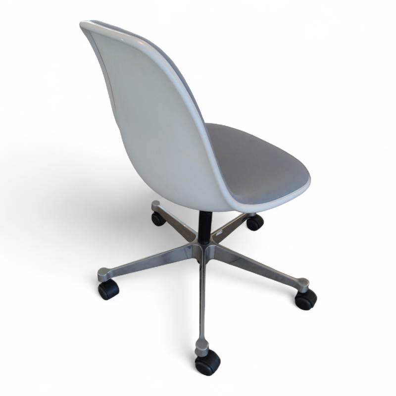 Eames Plastic Side Chair, PSCC med