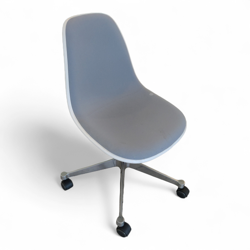 Eames Plastic Side Chair, PSCC med