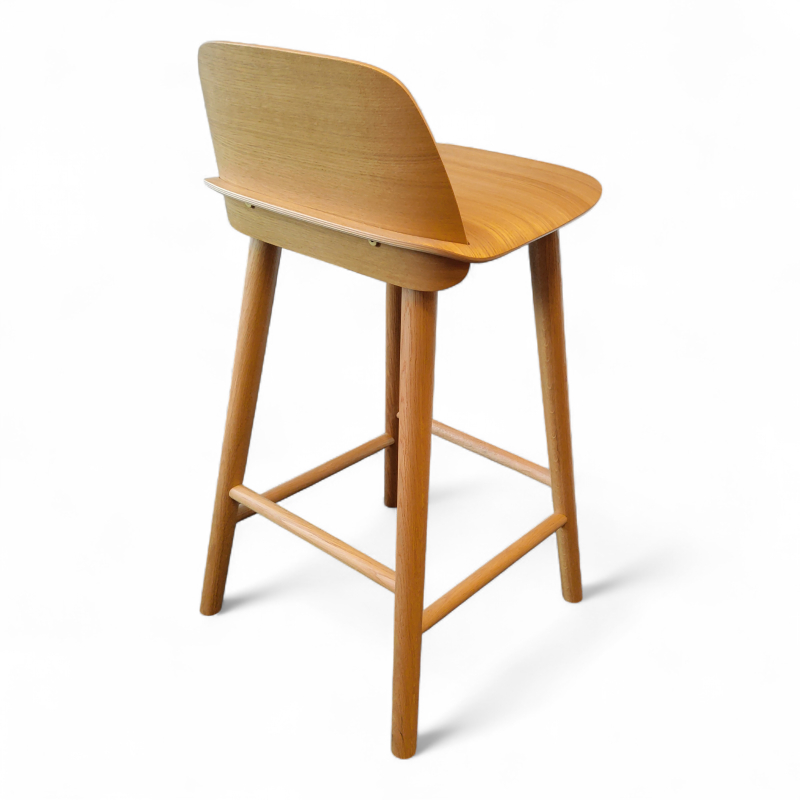 Nerd barstol 65cm Eikefiner, Pent