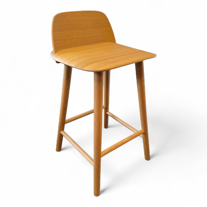 Nerd barstol 65cm Eikefiner, Pent