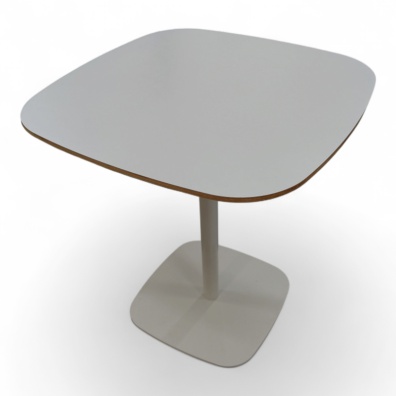 Form kafebord 70x70cm Hvit laminat,