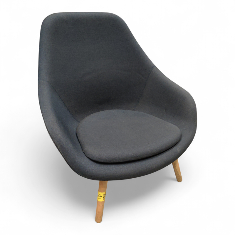 About a lounge AAL 92 Blått stoff